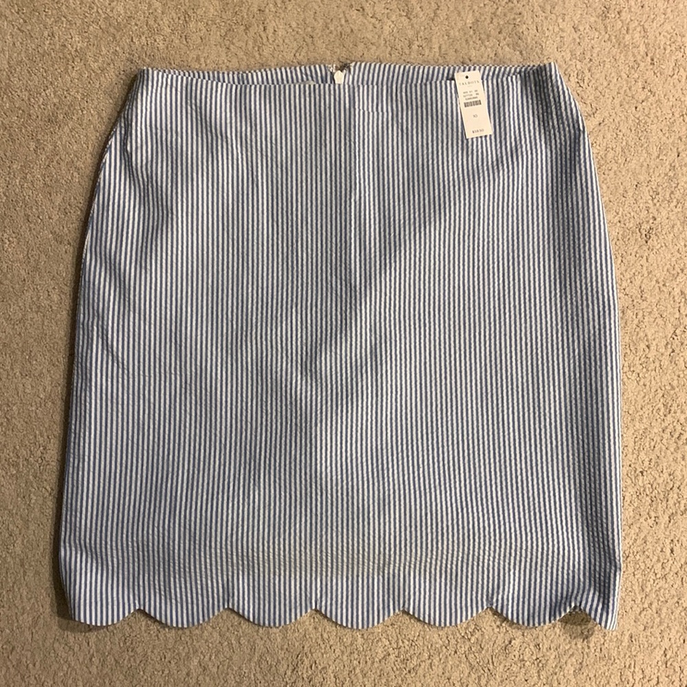 Talbots Seersucker Blue/White scalloped bottom skirt, size 10, NWT